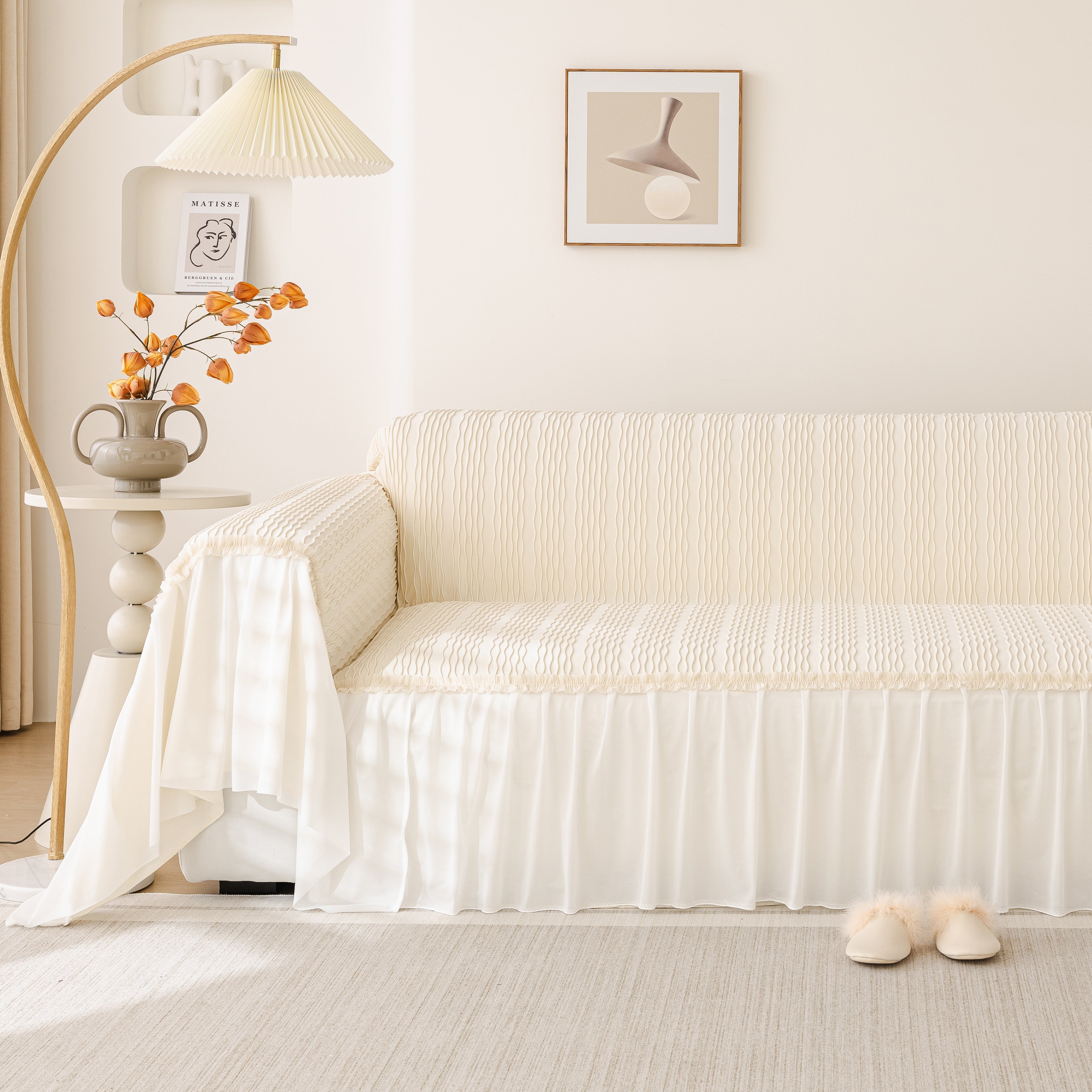 Plush Flannel Sofa Throw with Ruffled Skirt