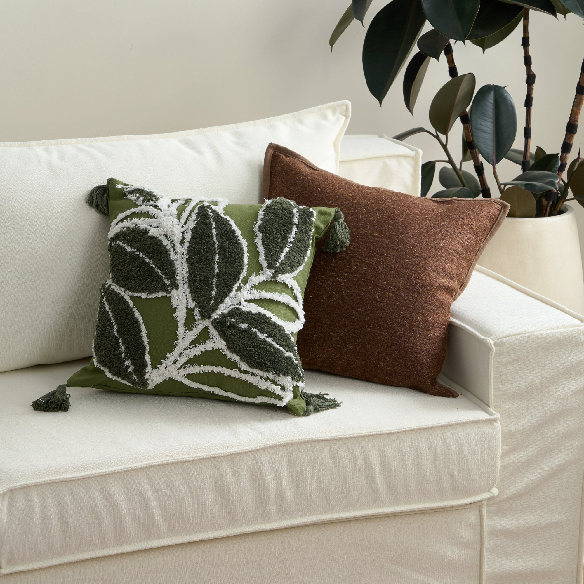 Tufted Leaf Cushion Cover with Tassel Corners