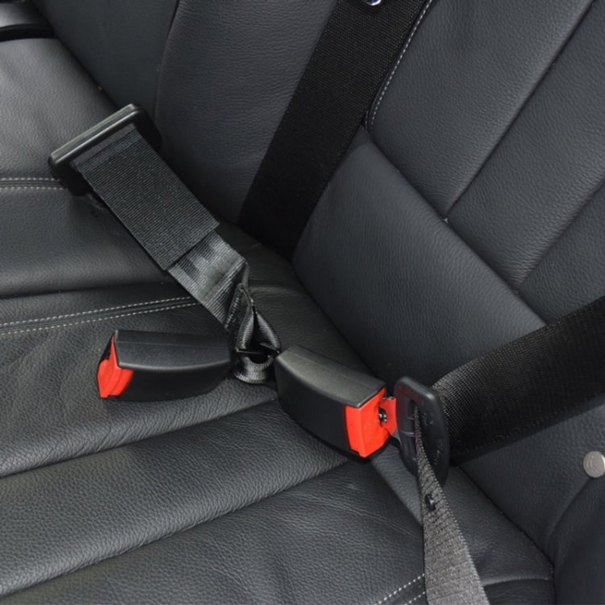 Adjustable Seat Belt Extender With Two Extension Belts For Rear Passengers - Image 4