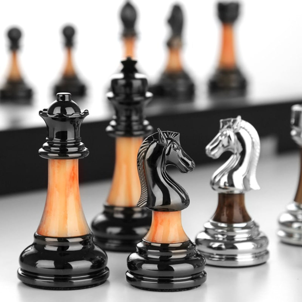 High-End Chess Set In Gift Box With Zinc Alloy & Acrylic Pieces - Image 1