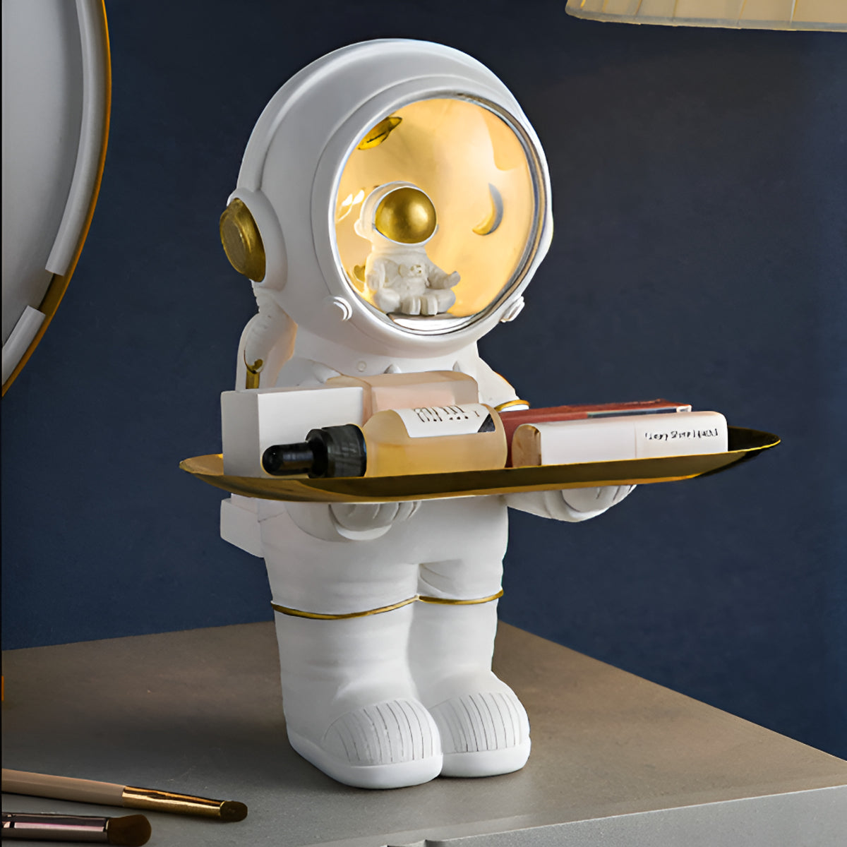 Synthetic Resin Astronaut Organizer Tray With LED Light - Image 4