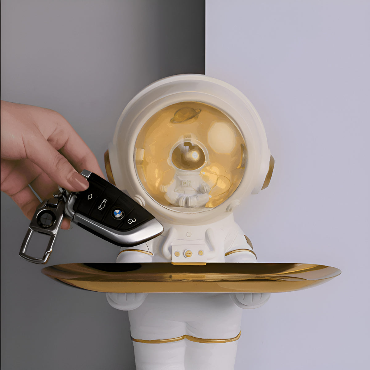 Synthetic Resin Astronaut Organizer Tray With LED Light - Image 6