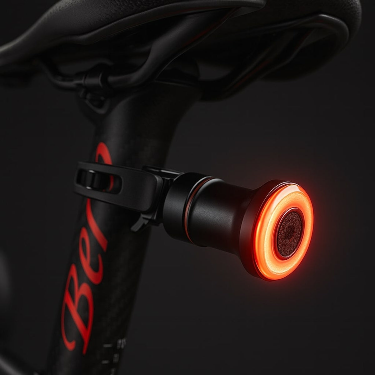 USB Rechargeable Bicycle Rear Light With Aluminum Body And Brake Function - Image 2