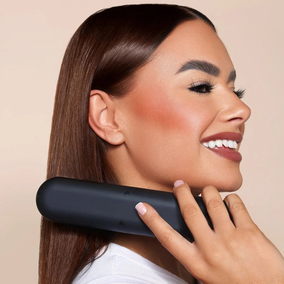 Wireless Hair Straightening Brush With 4 Ceramic Rows And 3 Heat Settings - Image 6